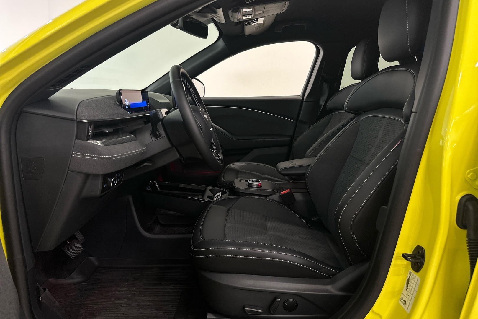 Ford Mustang Mach-E 2025, kuva 7/30