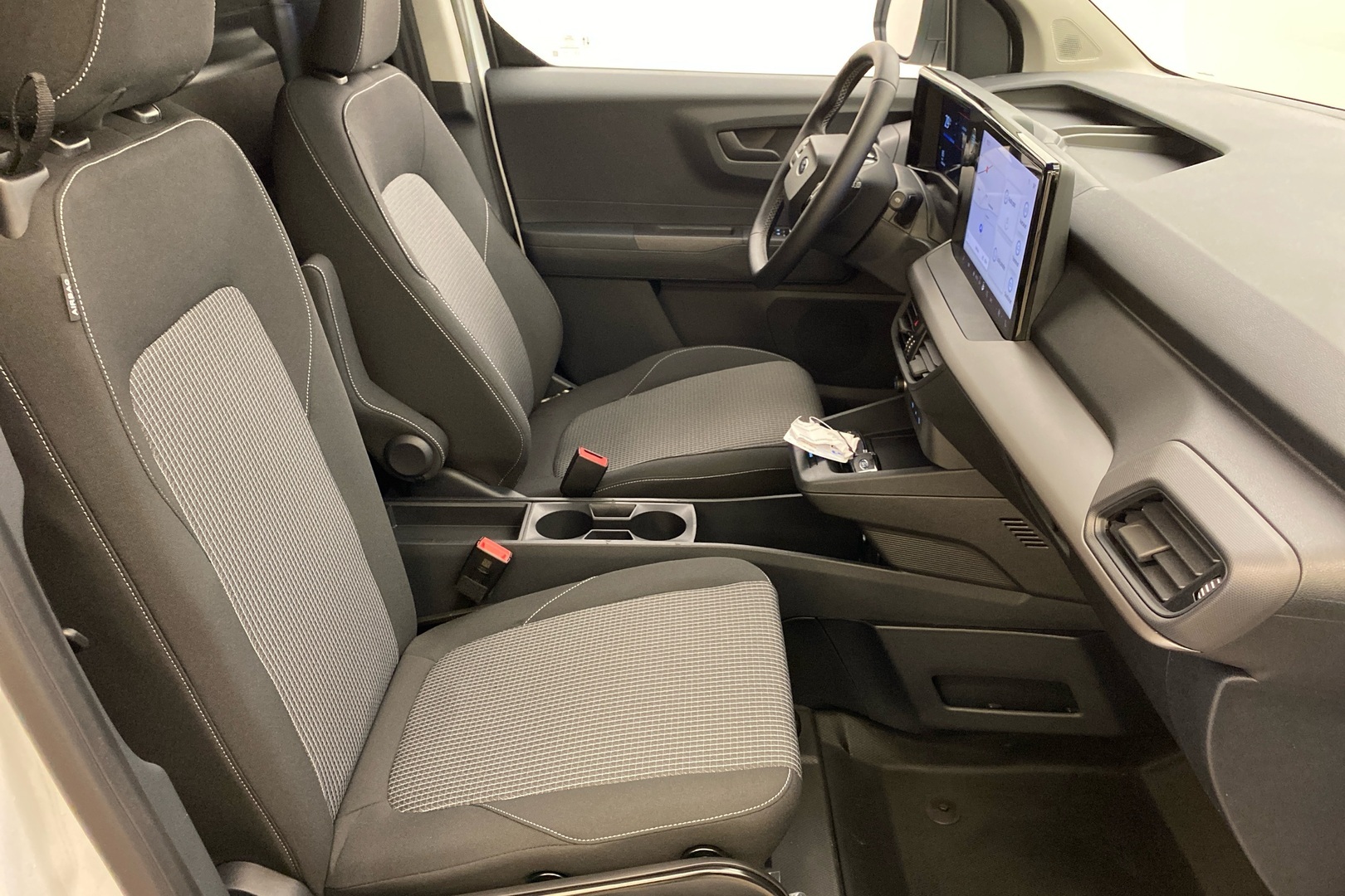 Ford Transit Courier 2025, kuva 7/16