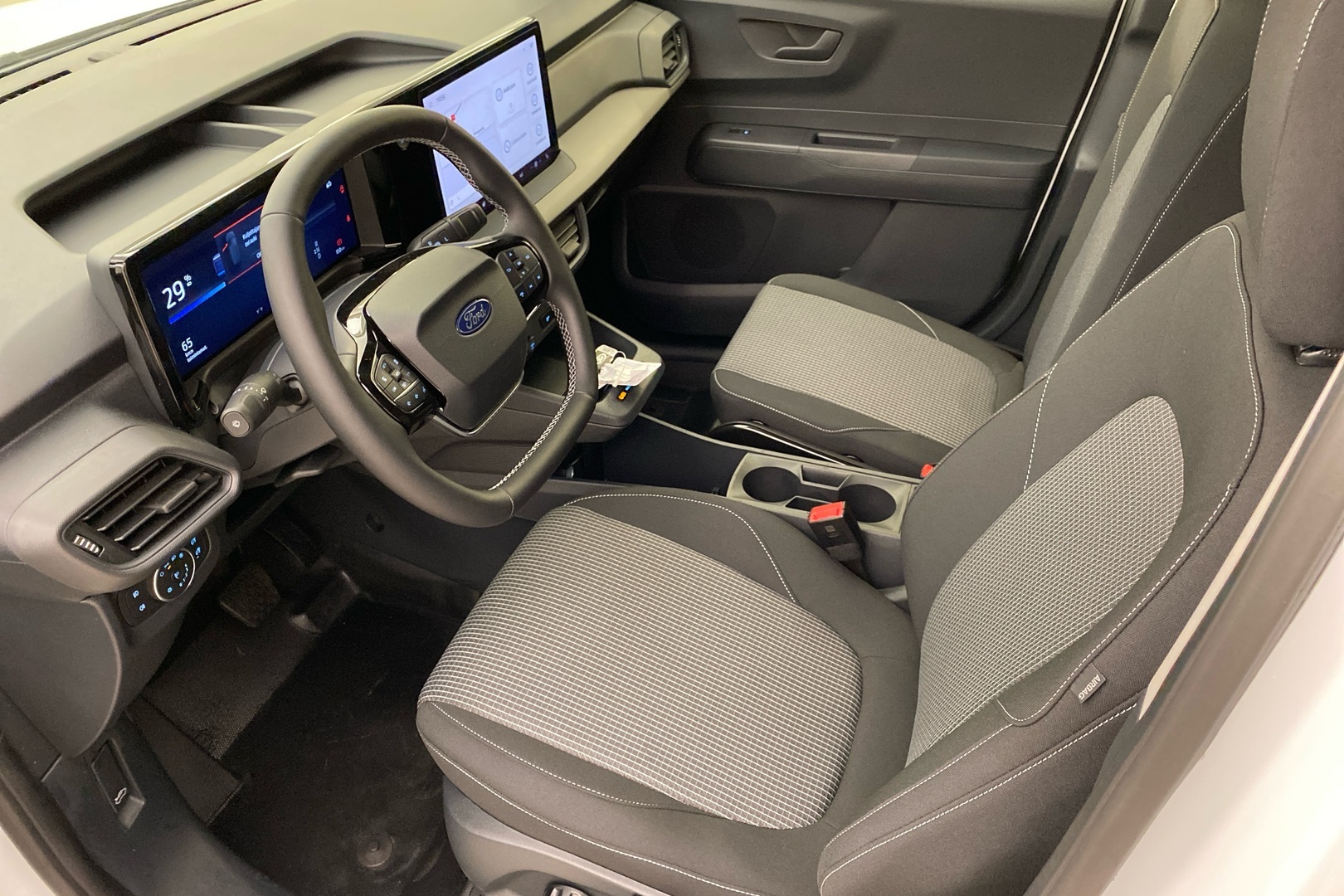 Ford Transit Courier 2025, kuva 6/16