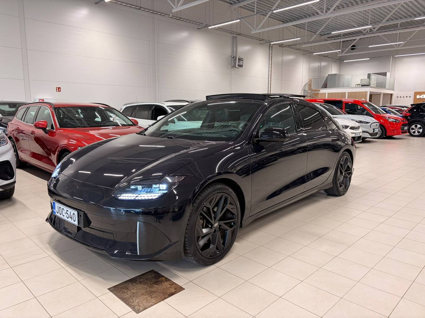 HYUNDAI IONIQ 6 77 kWh 325 hv AWD First Edition - / Juuri tullut! Tietoja päivitetään! Kysy tarjous jo nyt! /