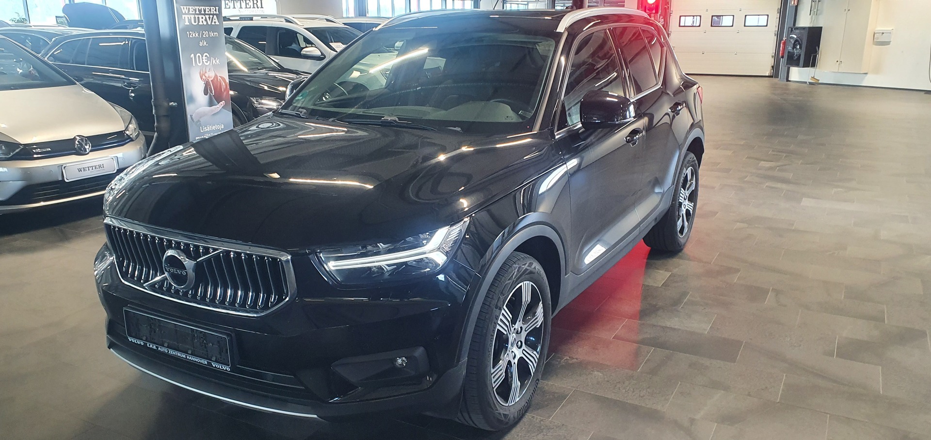 VOLVO XC40 T3 Business Inscription aut / ACC / Webasto / Muistipenkit / Nahat / Panoraama / P.kamera / Full-LED