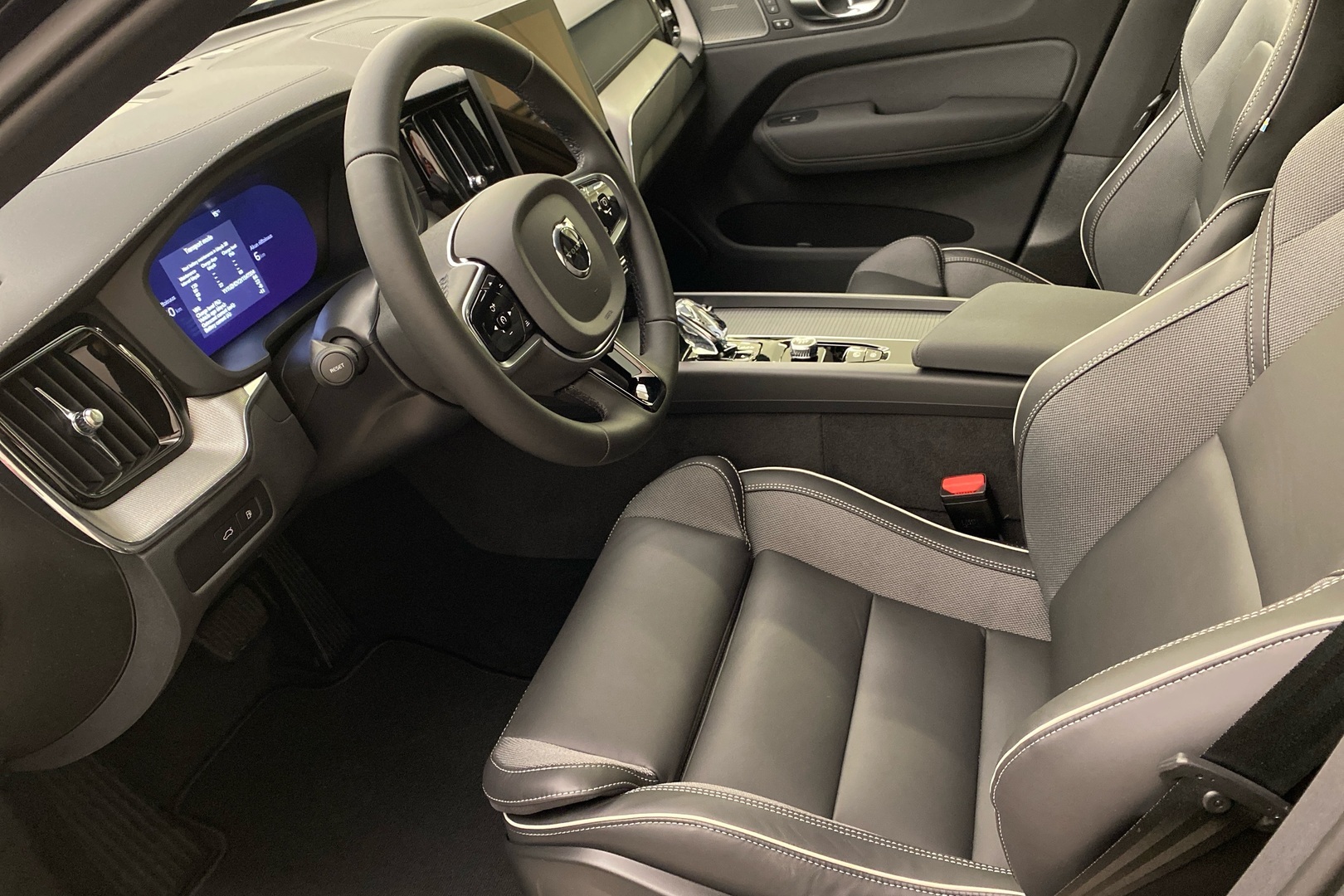 Volvo XC60 2027, kuva 6/21