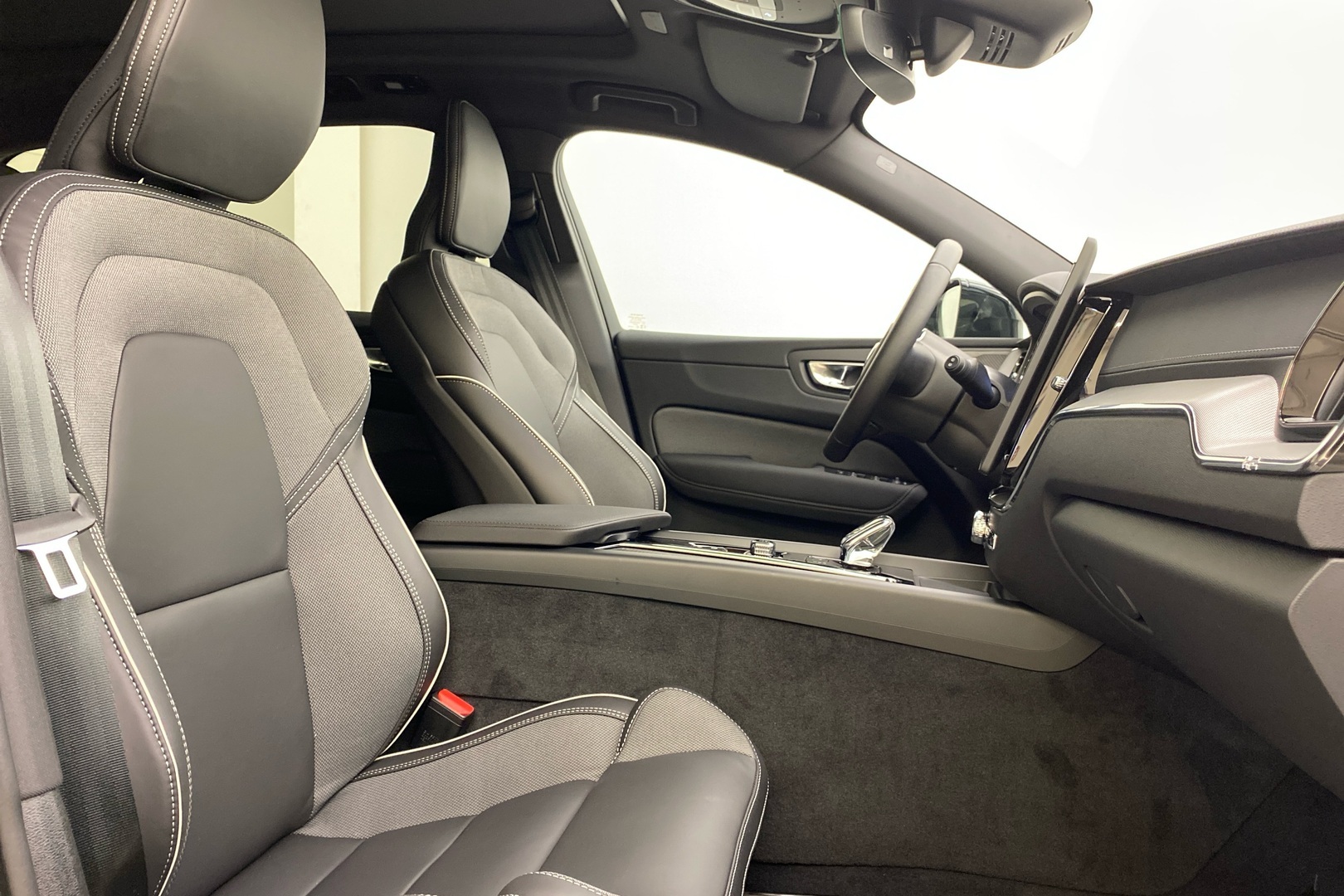 Volvo XC60 2027, kuva 7/21