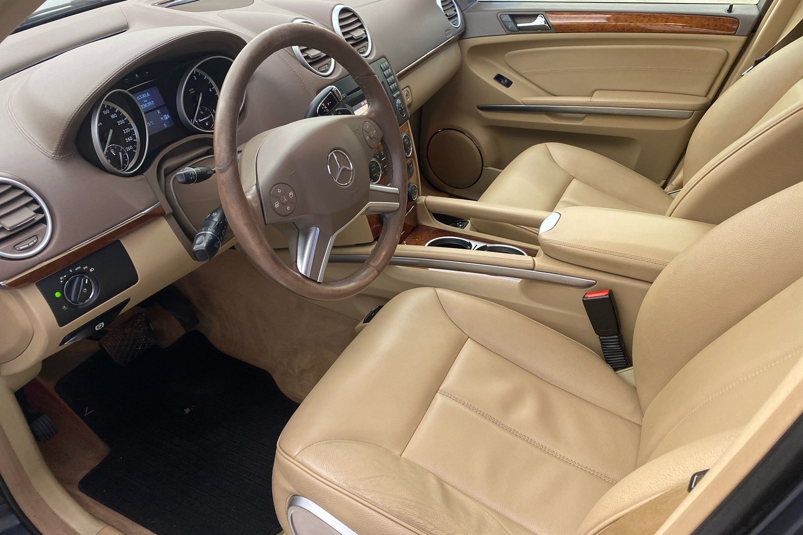 Mercedes-Benz GL 2011, kuva 6/21