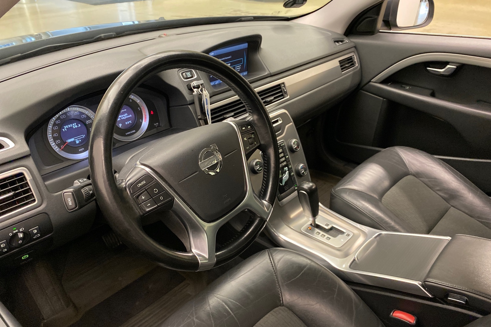 Volvo V70 D5 AWD Momentum Business aut 2012, kuva 6/26