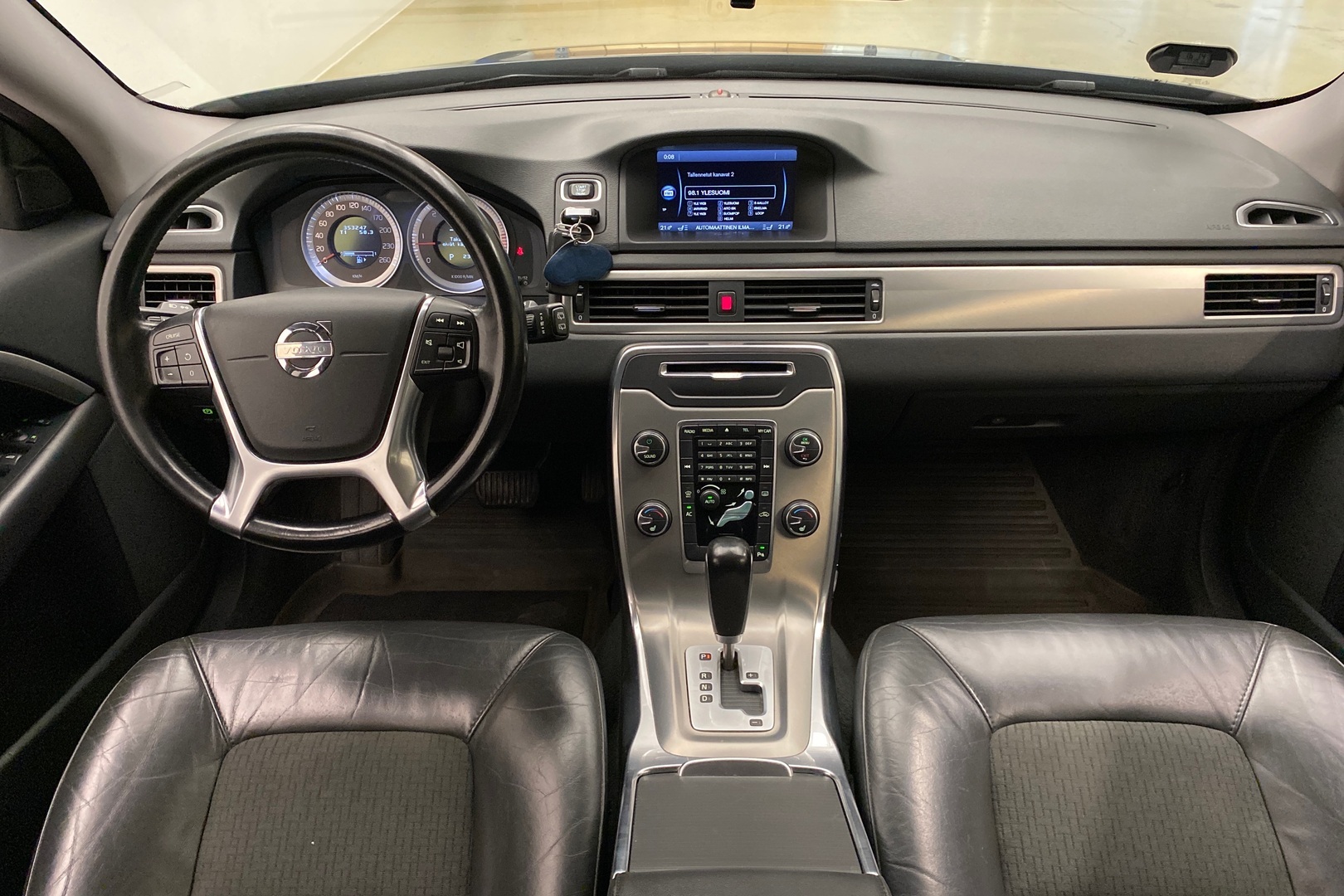 Volvo V70 D5 AWD Momentum Business aut 2012, kuva 7/26
