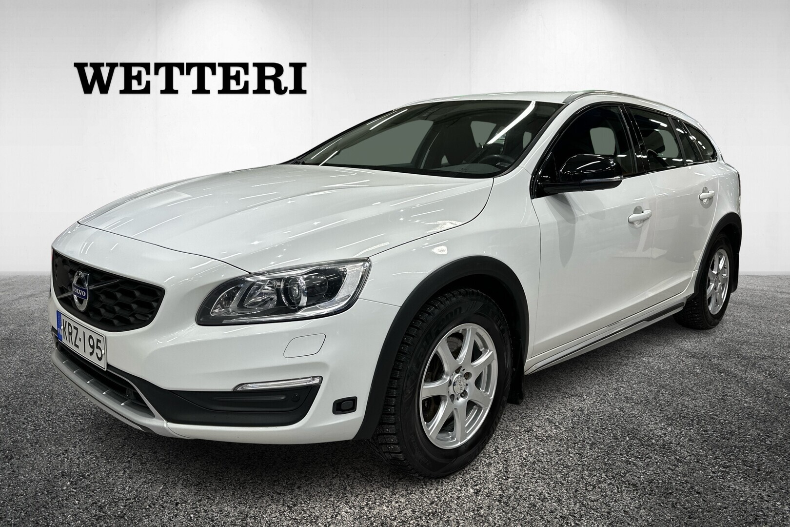 VOLVO V60 Cross Country D4 AWD Momentum aut - / Suomi-auto / / Webasto / Vetokoukku / P.tutkat / VOC / Xenon / Navi / Lämm. tuulilasi / Kahdet renkaat /