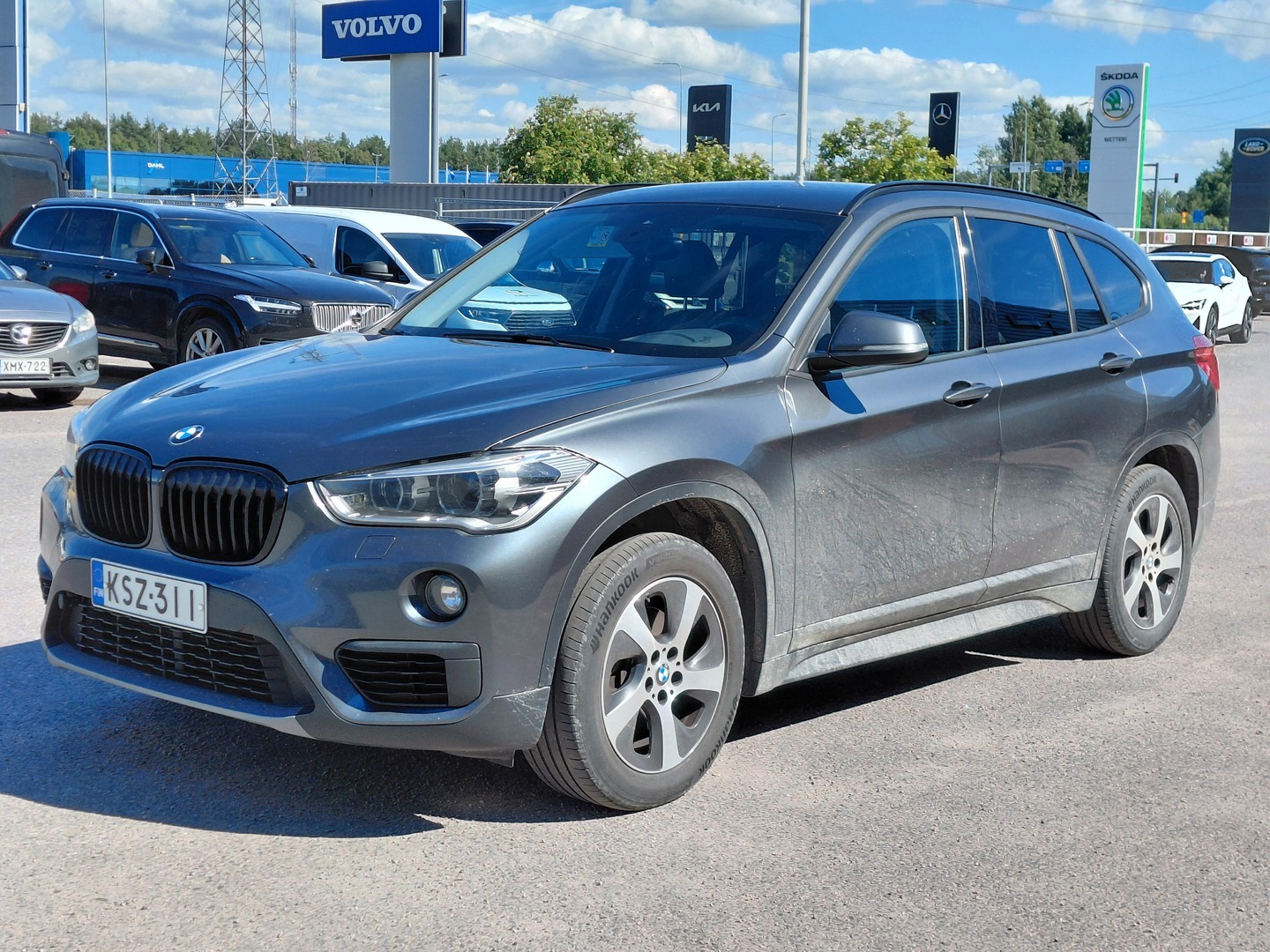 BMW X1 F48 xDrive18d A Business Juuri tullut / M-Sport-ohjauspyörä / Sportpenkit nahkaverhoilulla / Koukku
