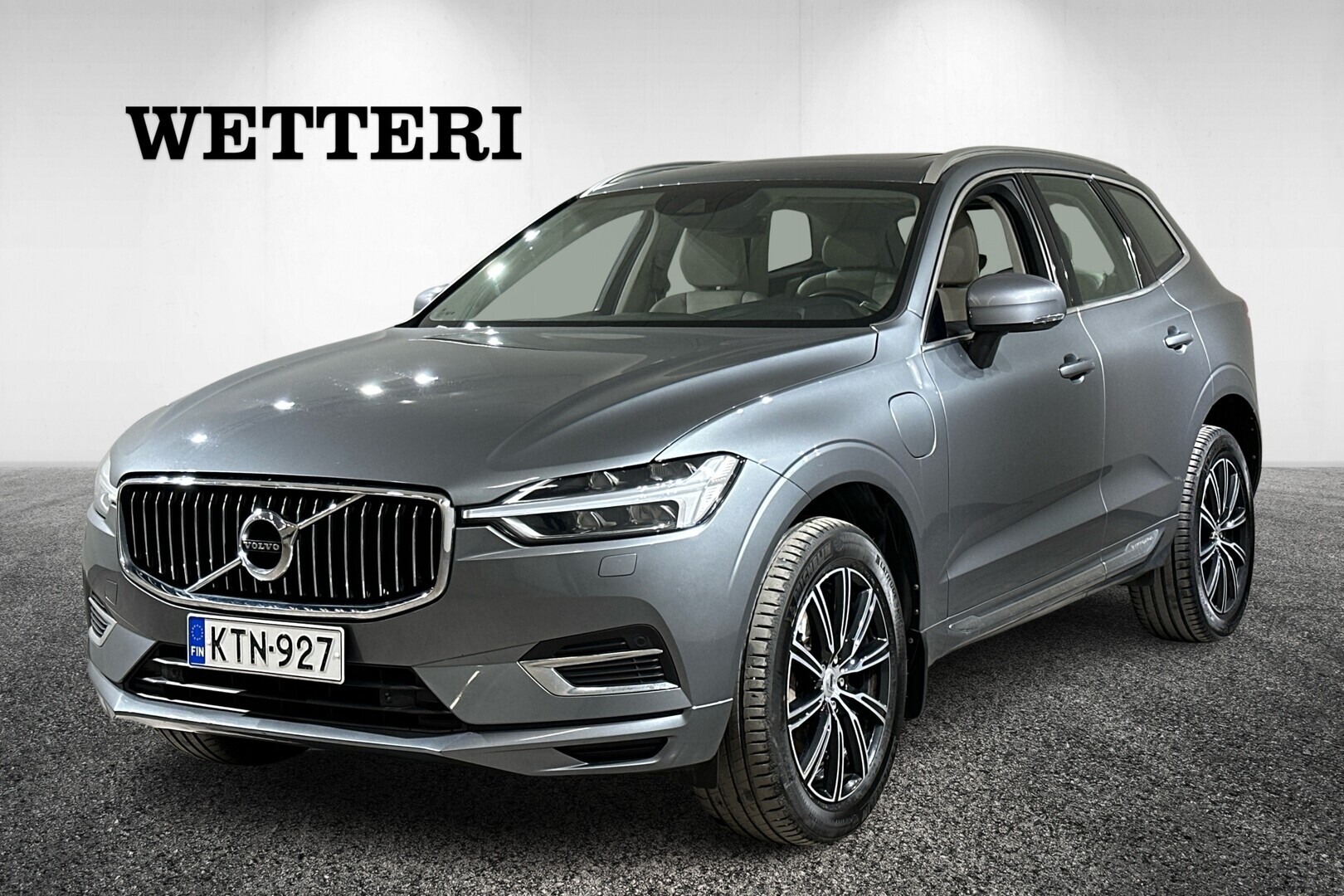 VOLVO XC60 T8 AWD Inscription aut Polttoainetoiminen lisälämmitin / Ilmajousitus ja Four-C / Lämpölasi / Sporttinahat