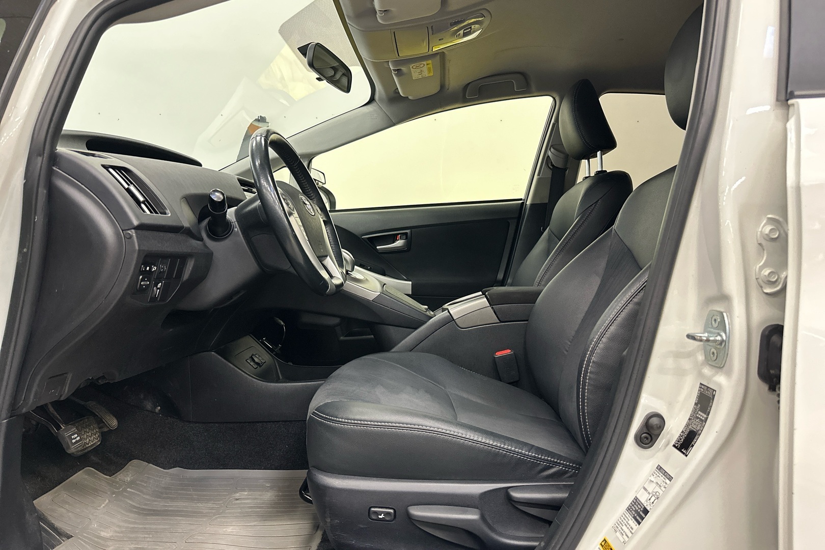 Toyota Prius 2015, kuva 7/25