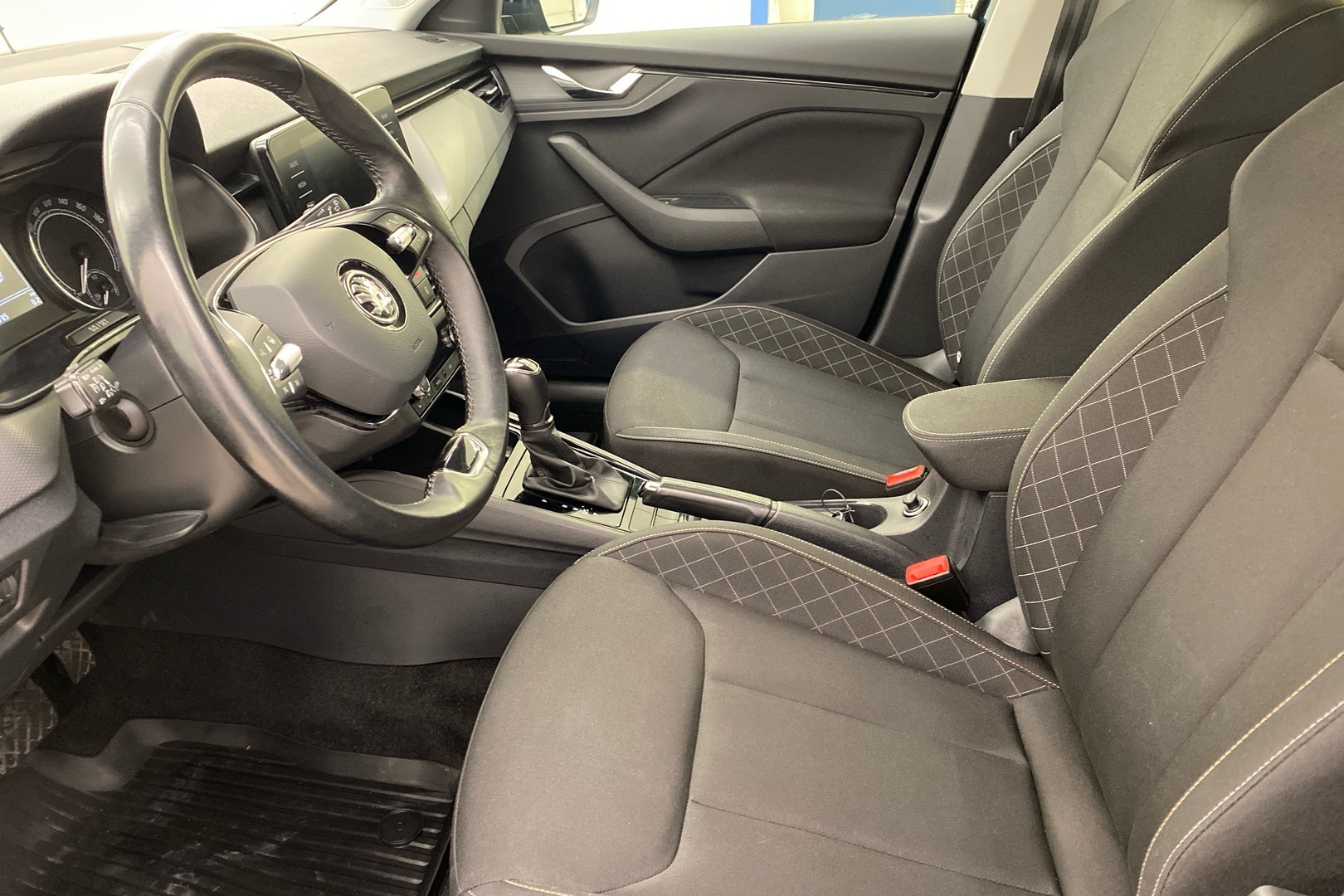 Skoda Kamiq 2021, photo 6/17