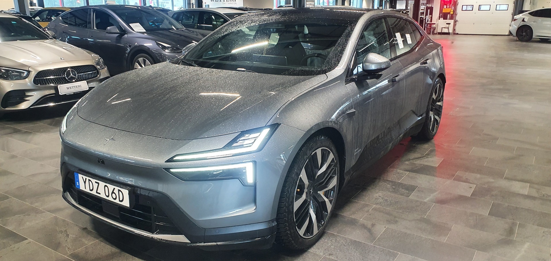 POLESTAR 4 Long Range Dual motor Performance Pilot Plus / Ilmastoidut nahat / Vetokoukku / HUD / 360° / Pixel LED / Keyless / ILP