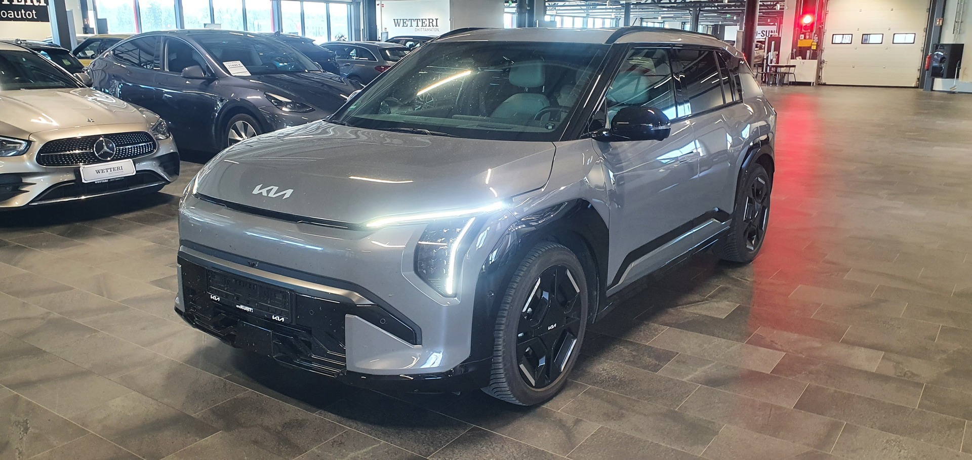 KIA EV3 GT-Line FWD 81,4kWh 204hv / ACC / ILP / Harman/Kardon / P.kamera / BLIS