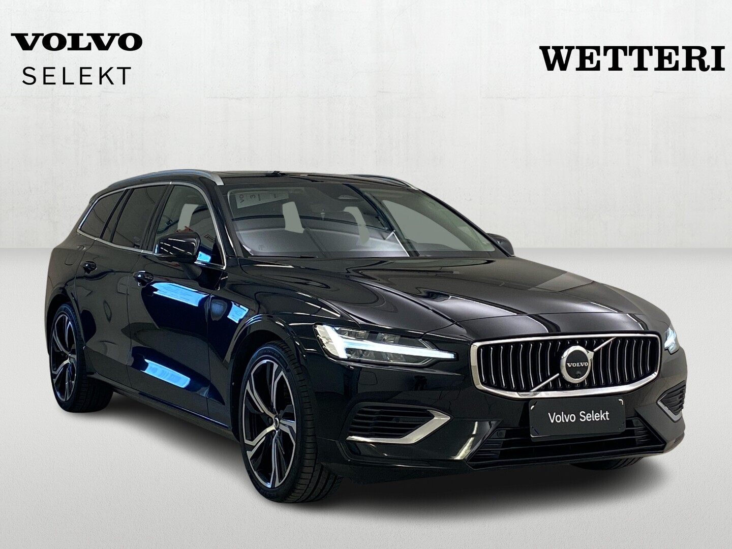 VOLVO V60 T8 AWD Long Range High Performance Ultimate Bright aut / 1.omist / Suomi-auto / Merkkihuollettu / B&W / HUD