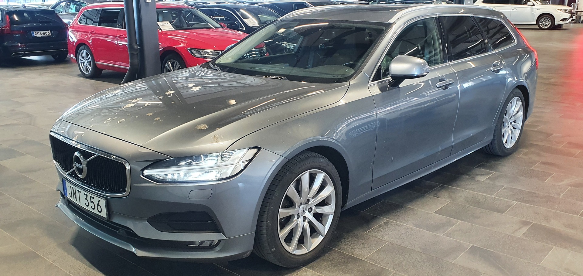 VOLVO V90 T4 Momentum aut ** ACC / Webasto / Panoraama / Koukku / P.Kamera / LED **