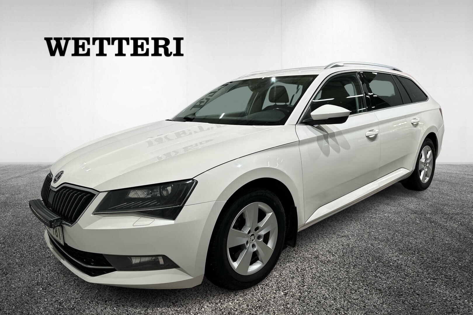 SKODA Superb Combi 2,0 TDI 150 Ambition DSG Autom. ** Webasto / Vetokoukku / Canton / Adapt. vakkari / Navi / Vauhtipyörä Vaihdettu ** - ** Webasto / Vetokoukku / Canton / Adapt. vakkari / Navi / Vauhtipyörä vaihdettu **