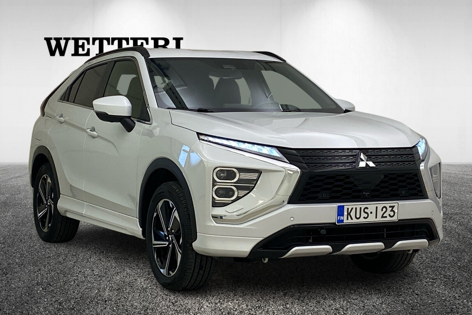 MITSUBISHI Eclipse Cross 2.4 PHEV Intense Navi 4WD / 1.omist. / Akkutakuu / ACC / 360° / Keyless