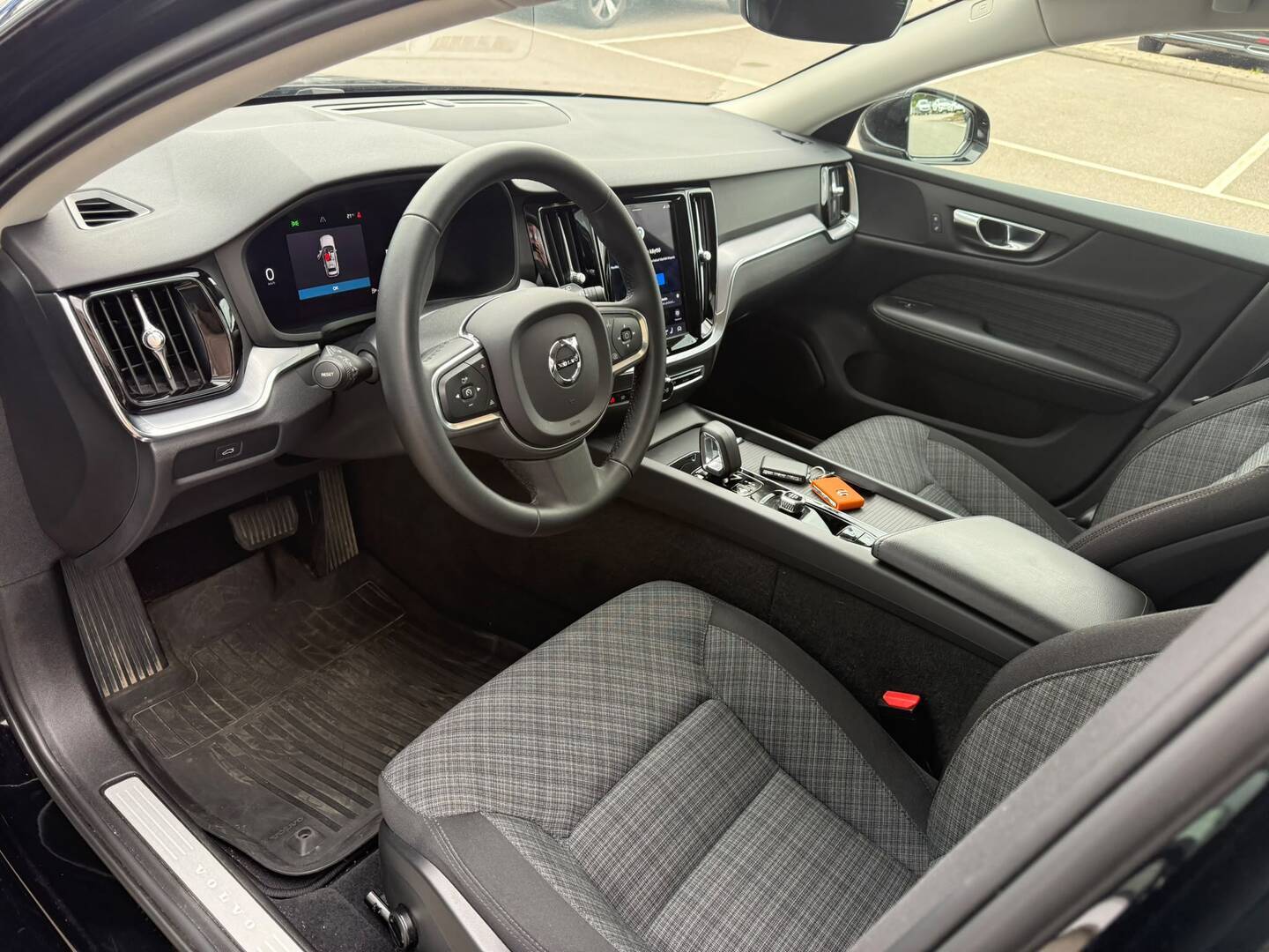 Volvo V60 B3 MHEV Business Core DCT aut 2023, photo 5/5
