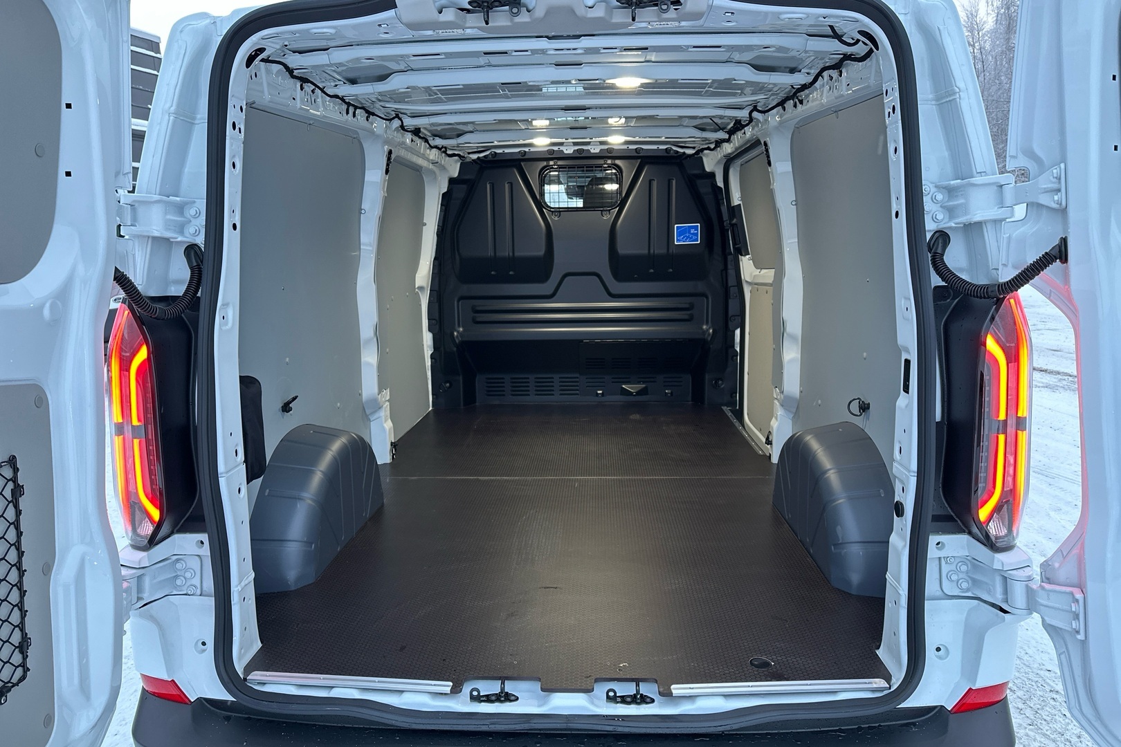 Ford Transit Custom 2026, photo 7/26