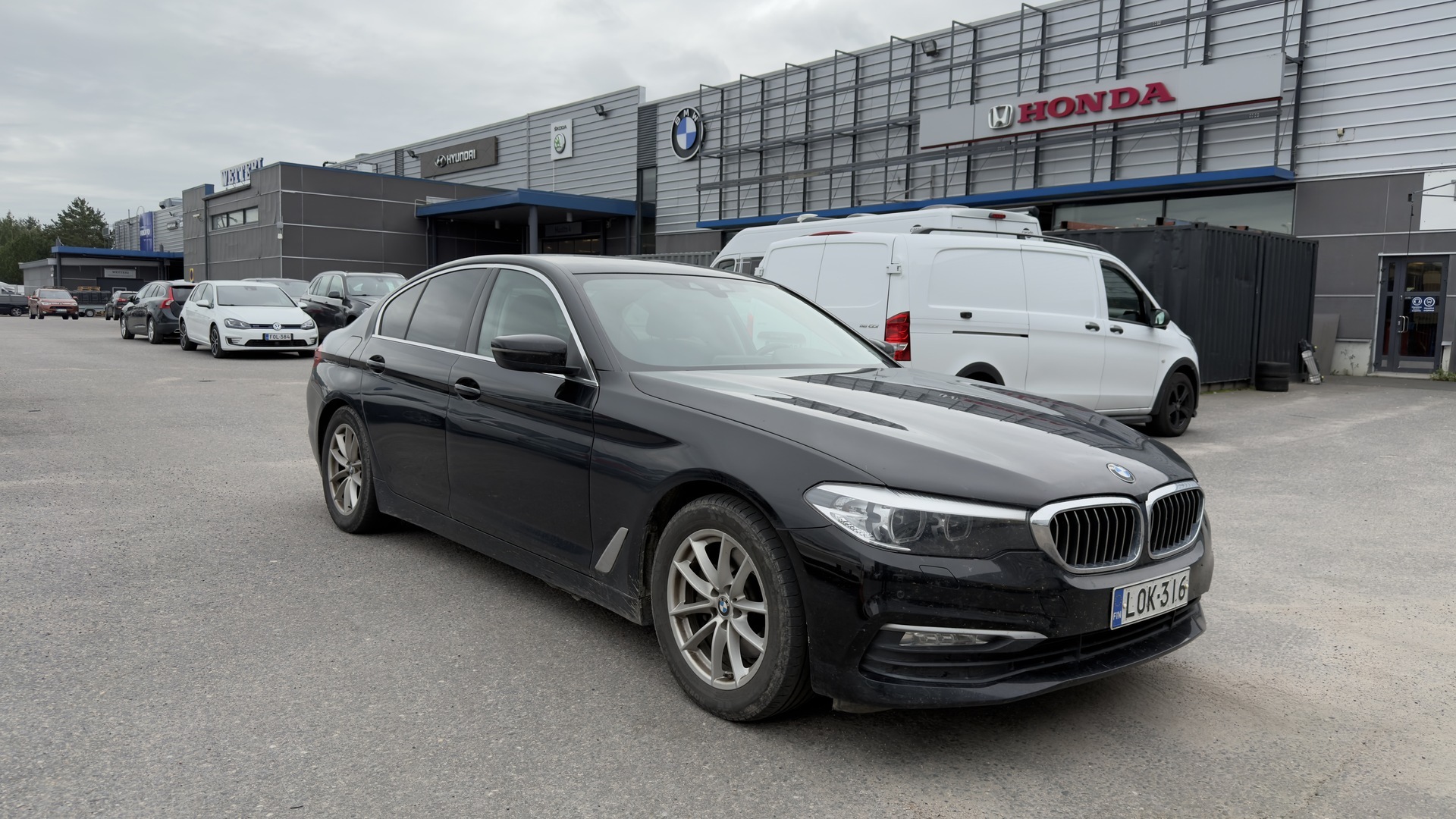 BMW 520 G30 Sedan 520d A xDrive Business 2018, photo 4/7