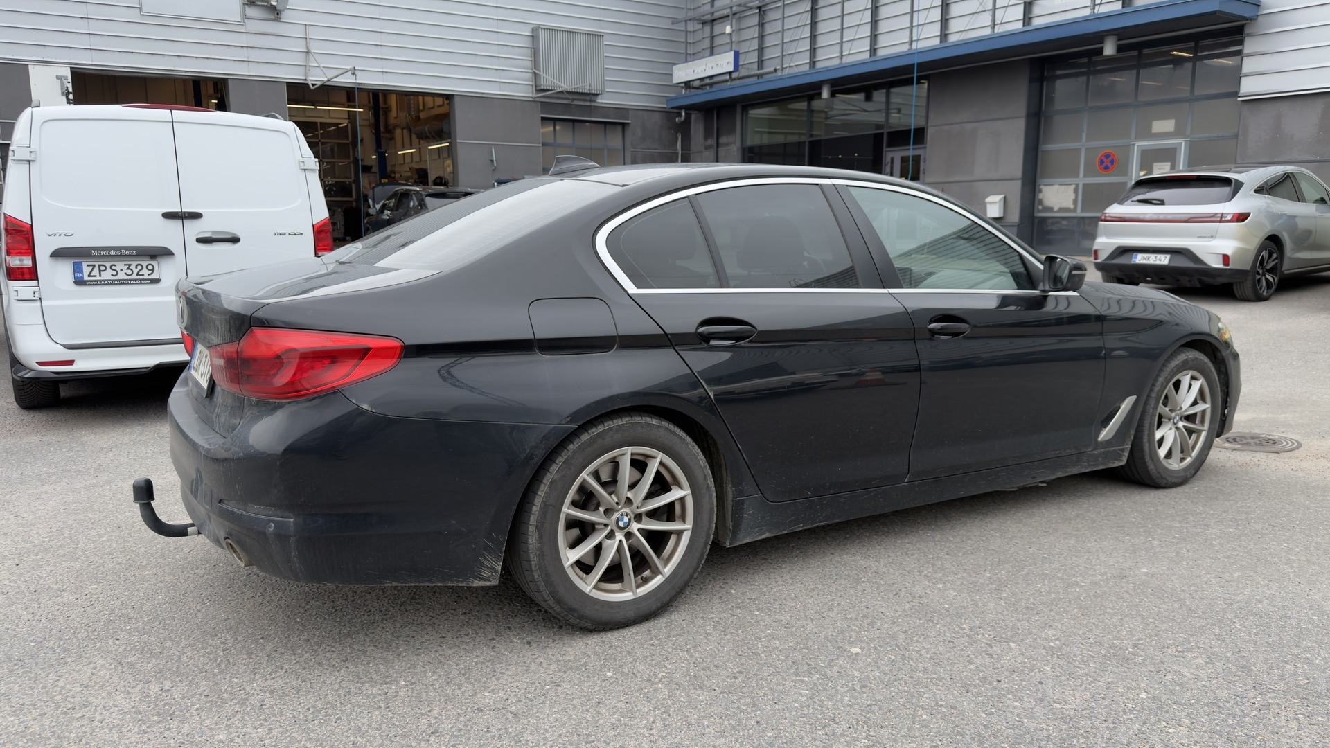 BMW 520 G30 Sedan 520d A xDrive Business 2018, photo 3/7
