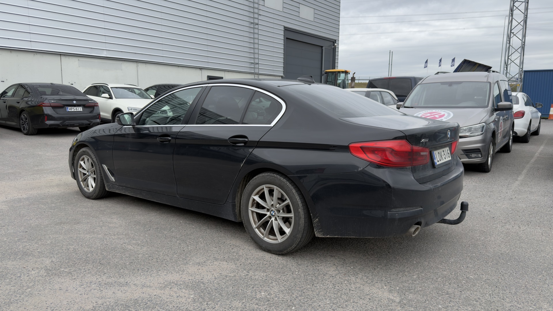 BMW 520 G30 Sedan 520d A xDrive Business 2018, photo 2/7