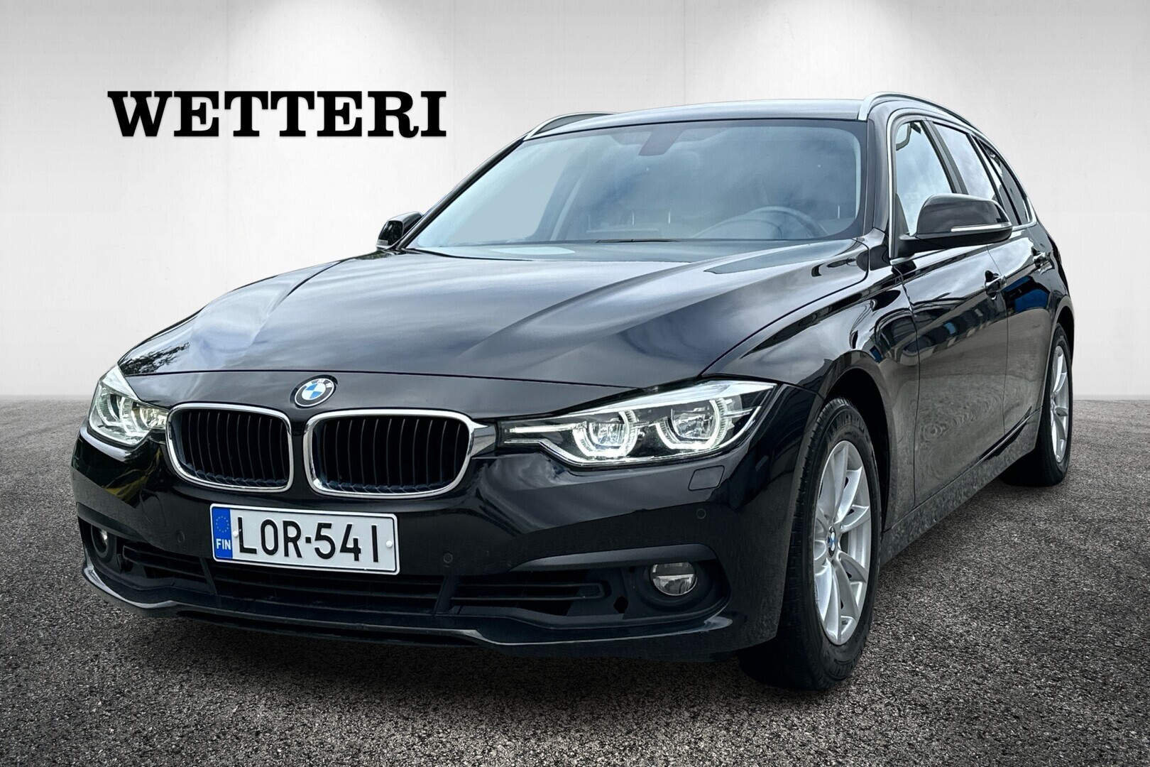 BMW 320 F31 Touring 320i A xDrive Summer Edition - Sportti nahat / Digimittaristo / Moottorinlämmitin