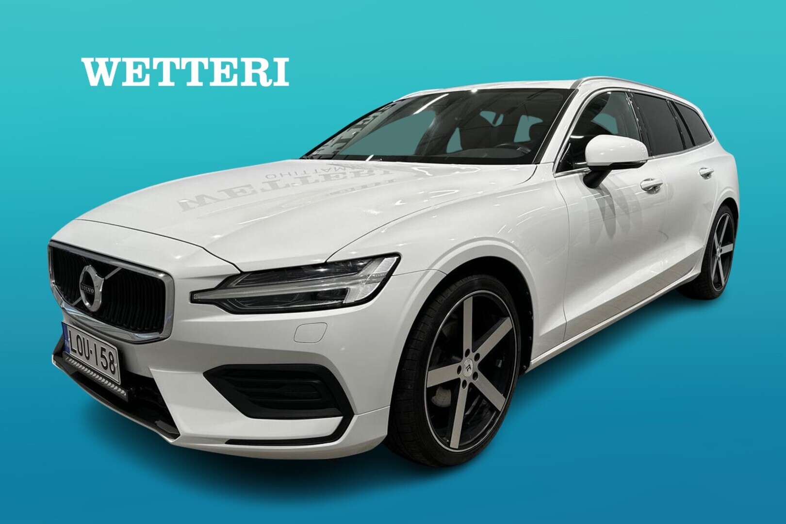 VOLVO V60 D3 Business aut - **VOC / Webasto / Koukku / Panorama** 