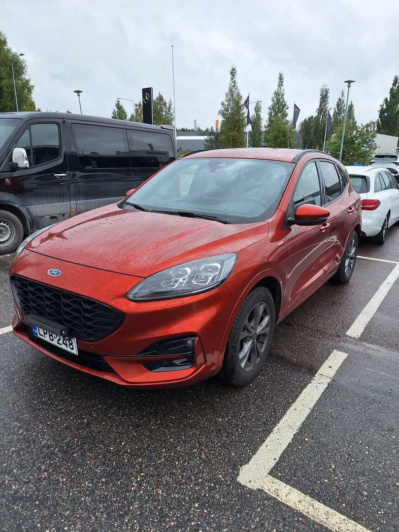 FORD Kuga 2,0 EcoBlue 190hv A8 AWD ST-Line X // Webasto / Koukku / Navi / Kaistavahti /  Kaukovaloavustin / Lämm.tuulilasi  //