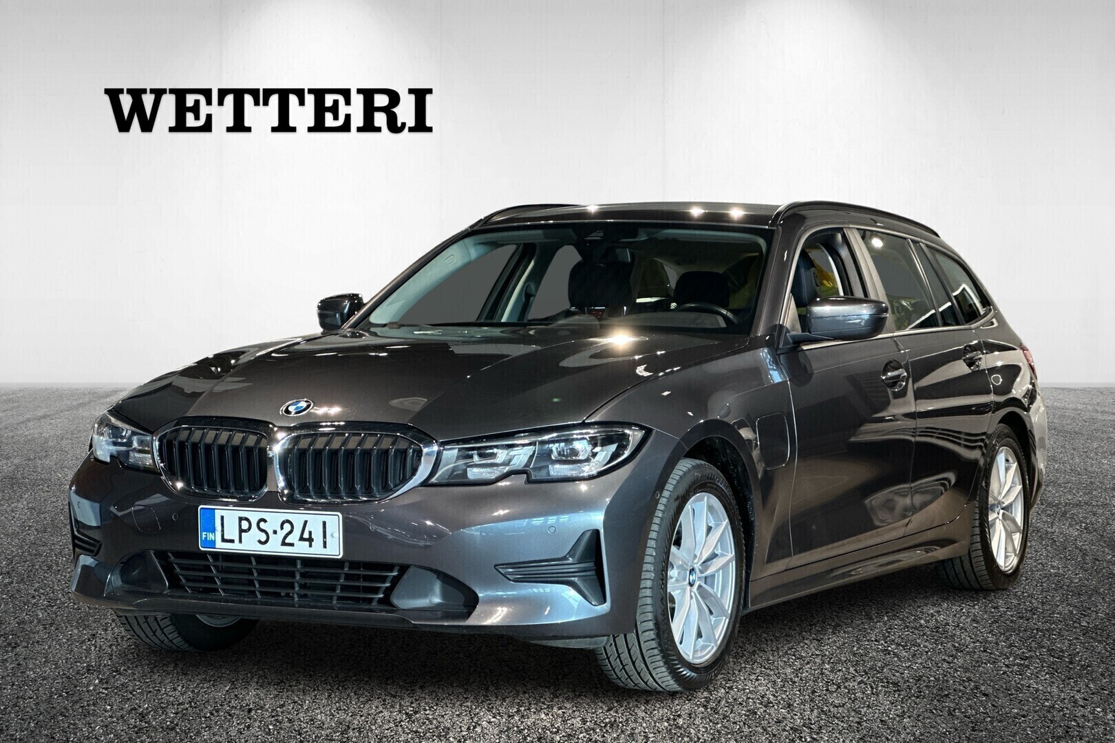 BMW 320 G21 Touring 320e xDrive A Charged Edition ** Juuri tullut! Kysy tarjous jo nyt ** - ** Koukku / Navi / Sporttipenkit **