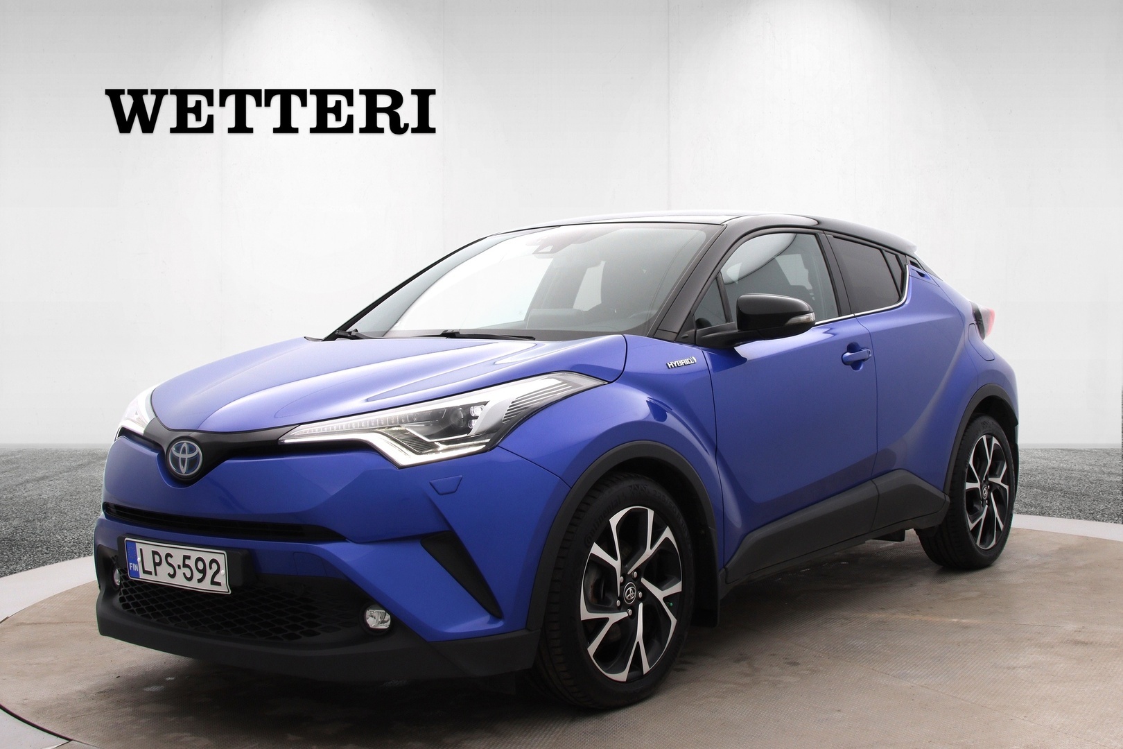 TOYOTA C-HR 1,8 Hybrid Style / Bi-Ledit avustimella / Avaimeton lukitus / Kamera / Navi - / 2-väri maalaus / 2 x renk aluvanteilla / Lämmittimet / Tummat ikkunat /