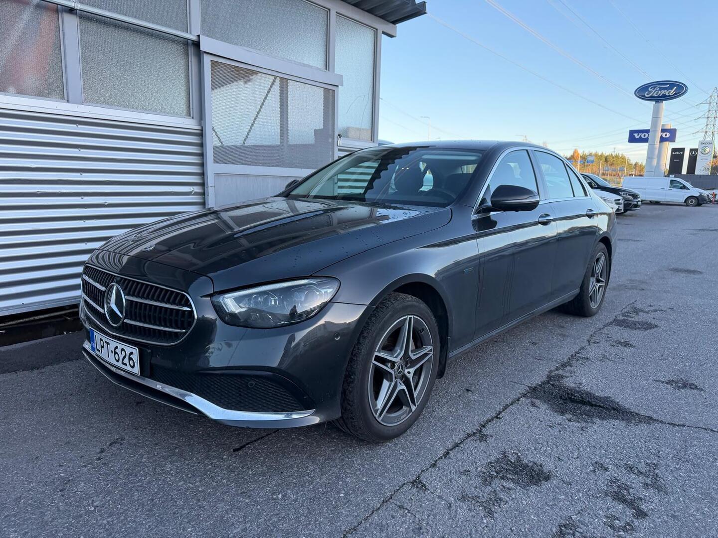 MERCEDES-BENZ E 300 e 4MATIC A Business Avantgarde EQ Power - ** Peruutuskamera / Bluetooth / ACC / Juuri tullut - Kysy tarjous jo nyt ** 
