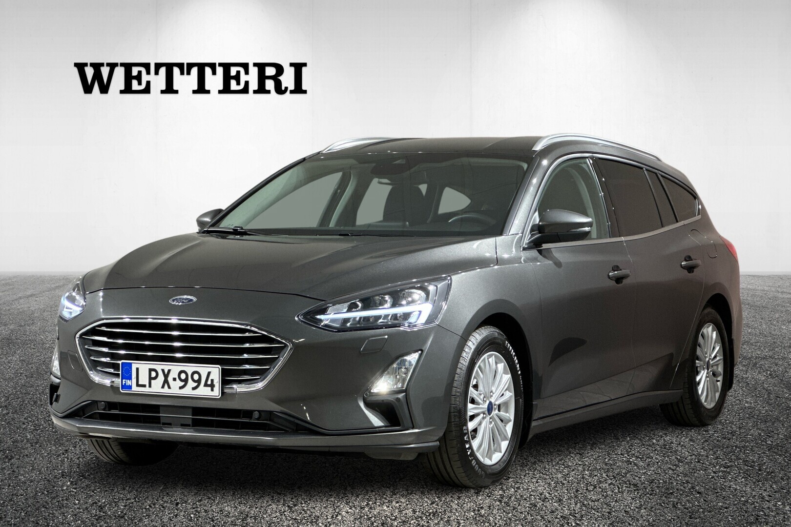 FORD Focus 1,0 EcoBoost 125hv A8 Titanium Wagon - **Metalliväri/ LED-valot / Moottorilämmitin sisäpuhaltimella / Kamera**/jakohihna/ketju vaihdetaan meillä merkkiliikkeessä kyseiseen autoon./