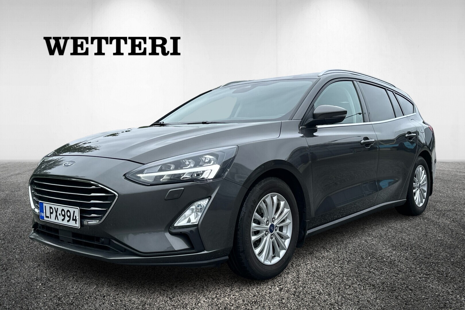 FORD Focus 1,0 EcoBoost 125hv A8 Titanium Wagon - **Metalliväri/ LED-valot / Moottorilämmitin sisäpuhaltimella / Kamera**/jakohihna/ketju vaihdetaan meillä merkkiliikkeessä kyseiseen autoon./