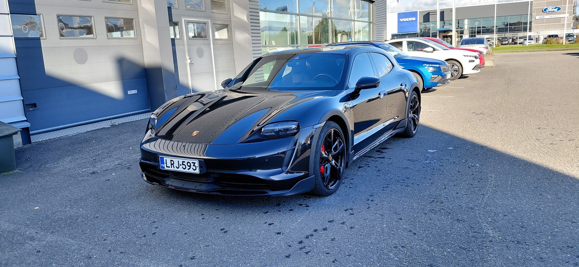 PORSCHE Taycan 4S Cross Turismo * Soh 92% * - ** Suomi-auto / PDLS+ / PASM / BOSE / Sport Chrono / 360° / Panoraama / ILP / 18-penkit **