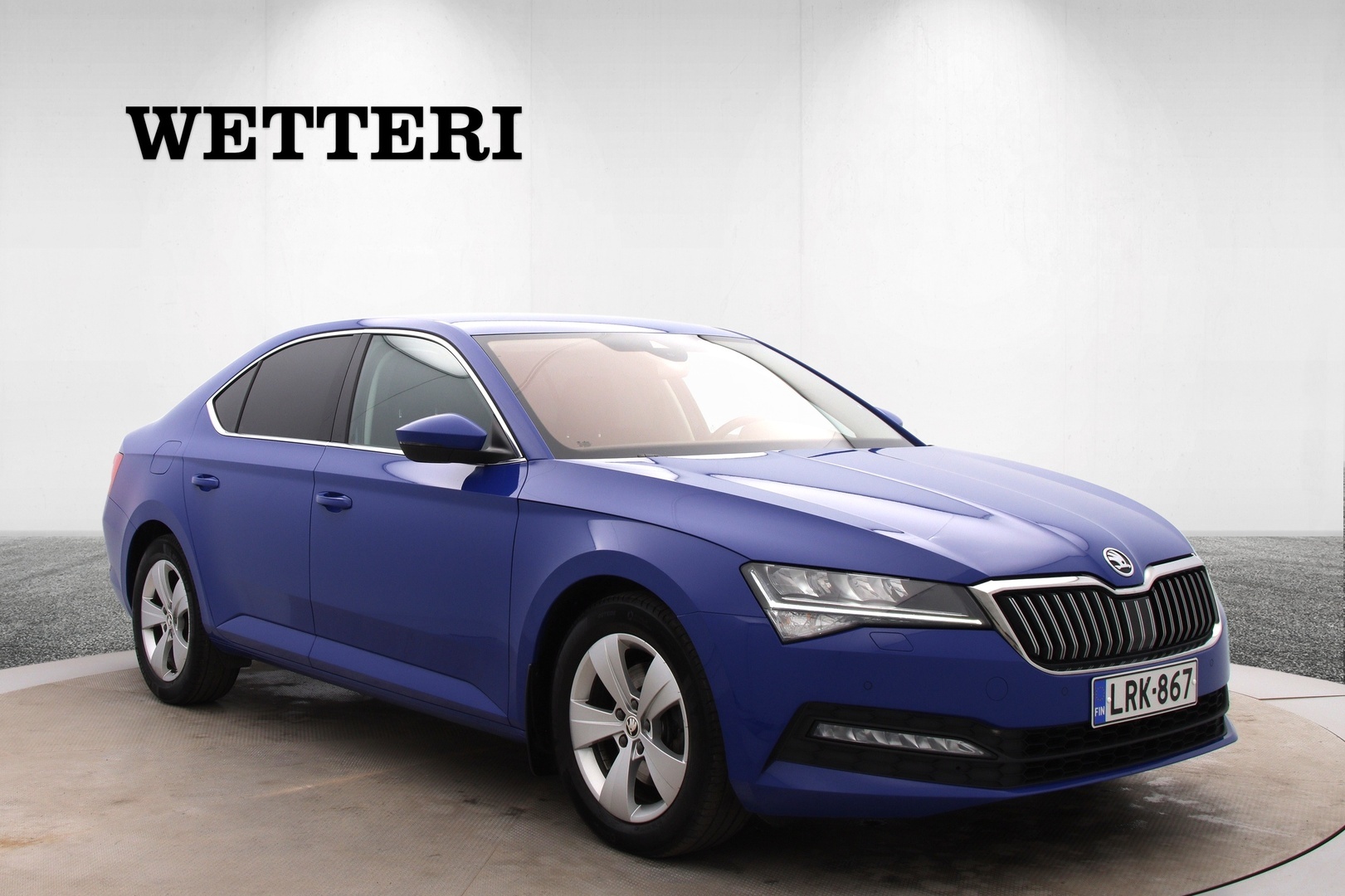 Skoda Superb 2022, photo 7/30