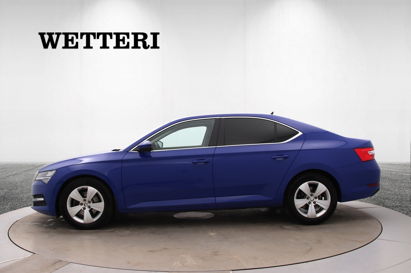 Skoda Superb 2022, photo 2/30