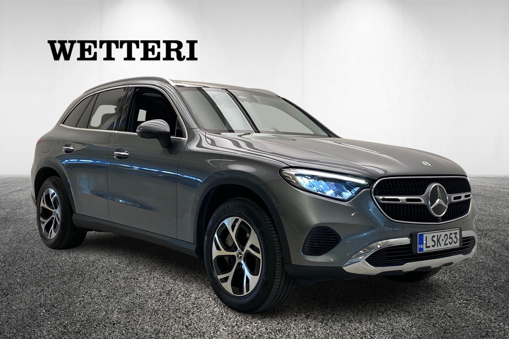 MERCEDES-BENZ GLC 300 e 4MATIC A - / Vetokoukku / Panorama / Keyless-Go / 360 /
