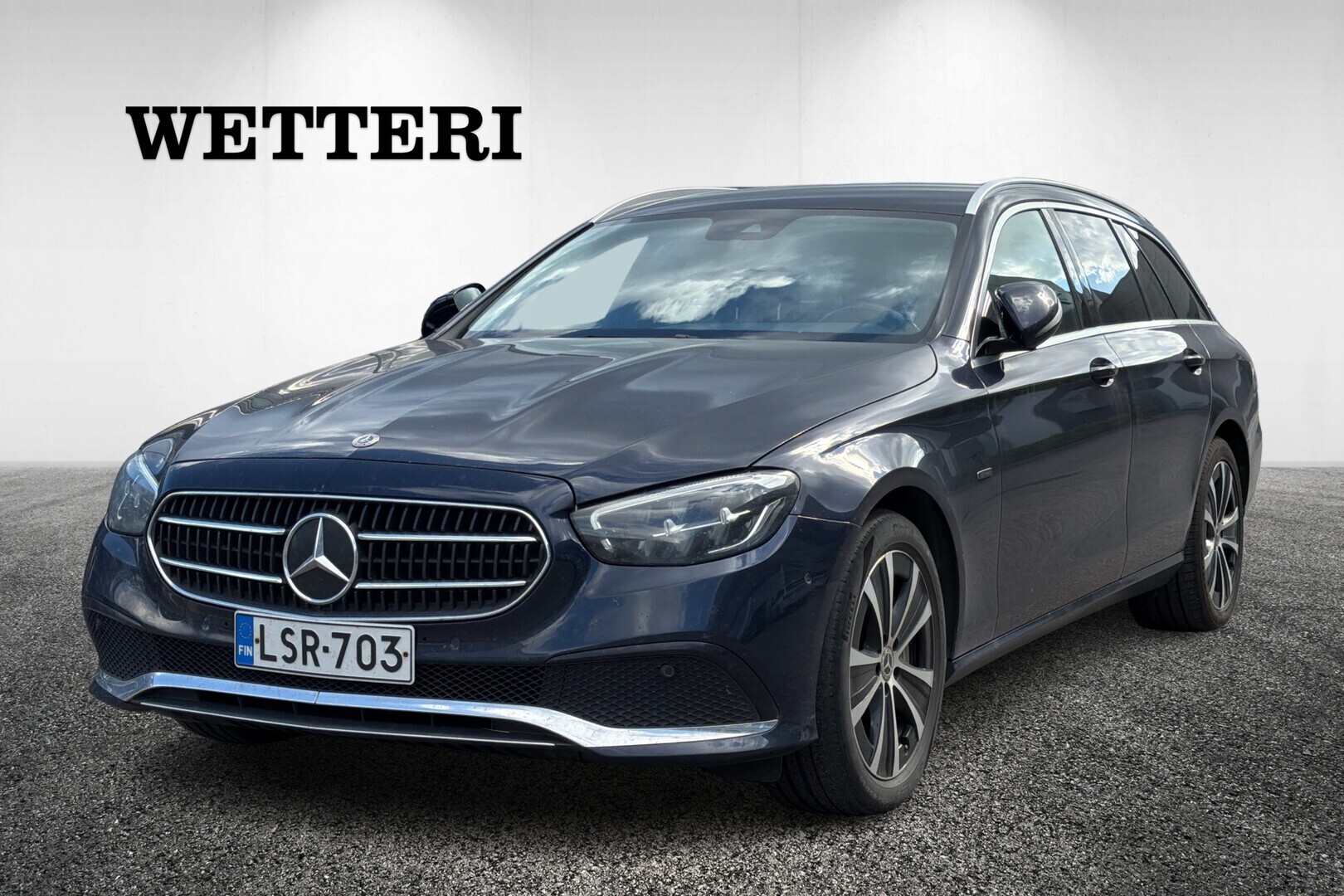 MERCEDES-BENZ E 300 de T A Business Avantgarde EQ Power - Vetokoukku / Navi / Aktiivinen Park Assist / Katve avustin