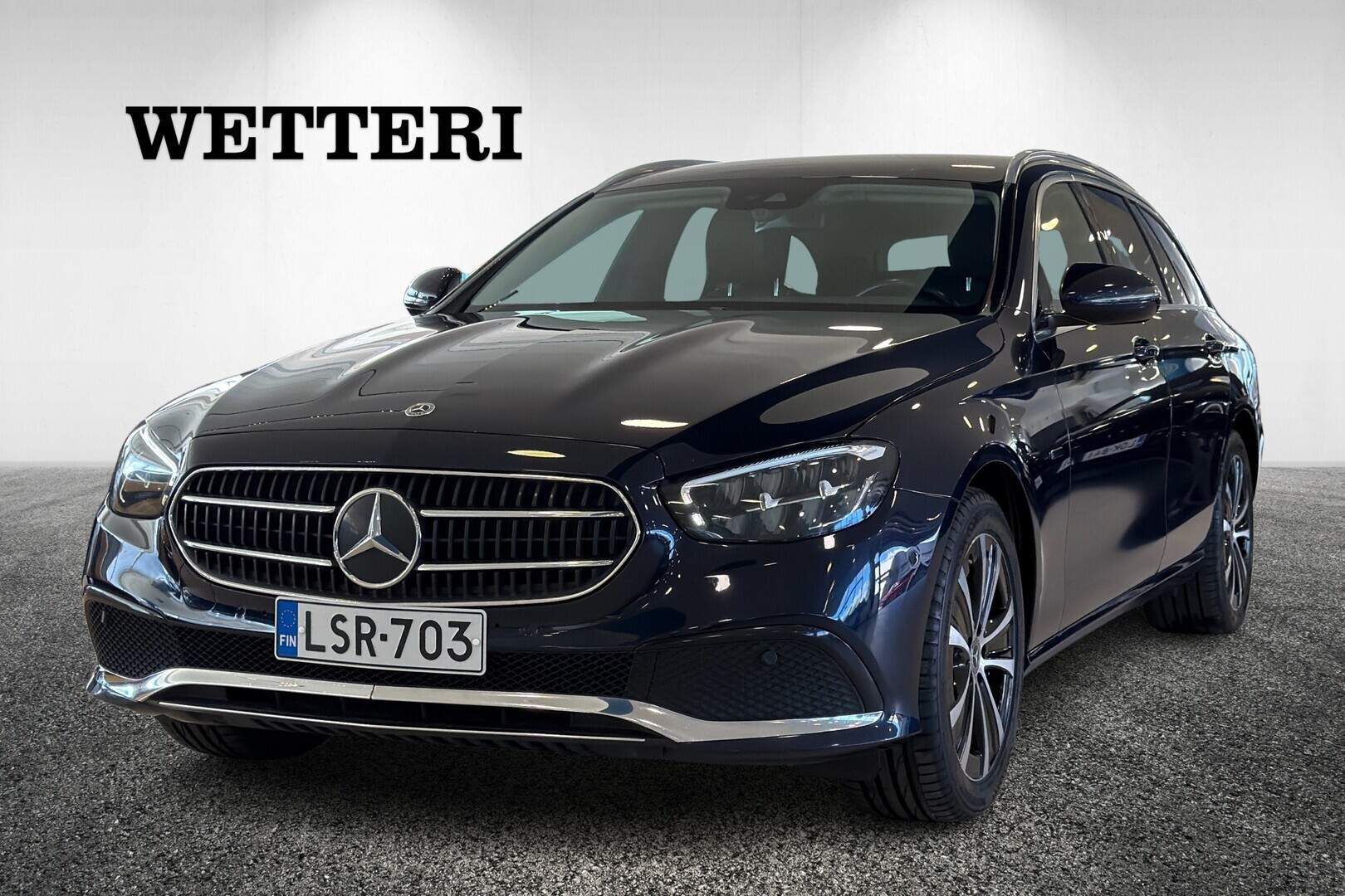MERCEDES-BENZ E 300 de T A Business Avantgarde EQ Power / Koukku / Navi / Park Assist / Katveavustin / SOH 84,5% / Juuri huollettu / BLIS / Urheiluistuimet / Kahdet renkaat / - Vetokoukku / Navigointi / Aktiivinen Park Assist / Katveavustin / SOH 84,5% / Juuri huollettu / BLIS / Urheiluistuimet / Kahdet renkaat
