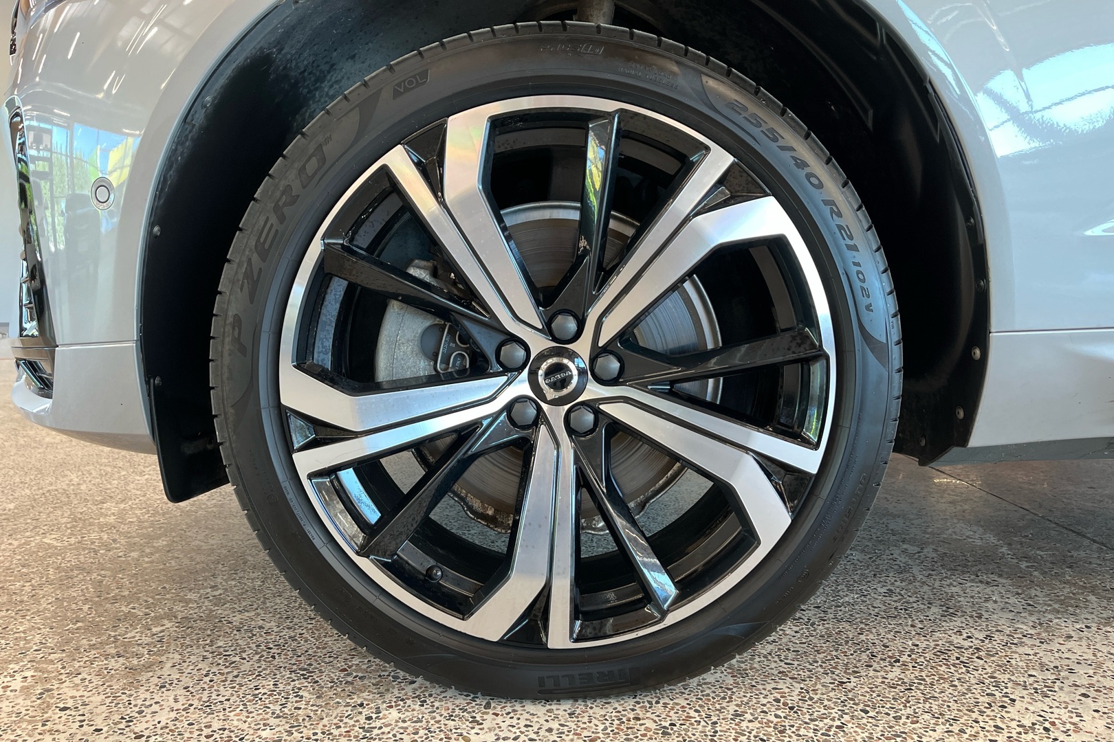Volvo XC60 2025, photo 7/24