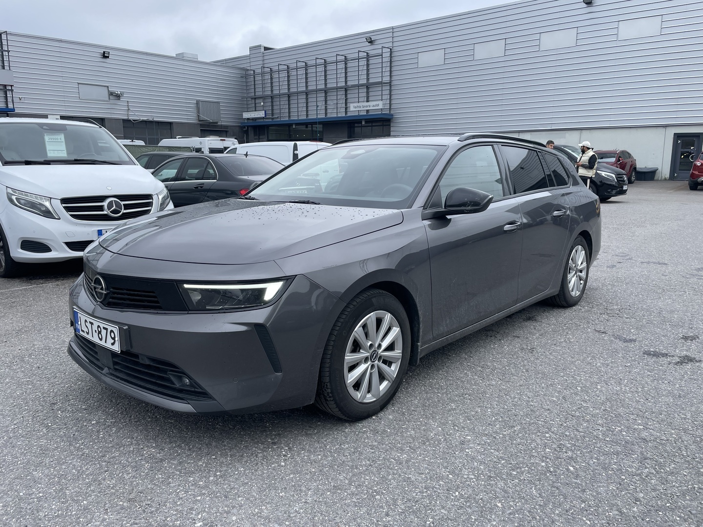 OPEL Astra Sports Tourer 130 Automaatti 125 v. Edition - **Juuri tullut / Kysy lisää myyjältä ! Mikko Leinonen 0405369184 - myös whatsapp ! mikko.leinonen@wetteri.fi **