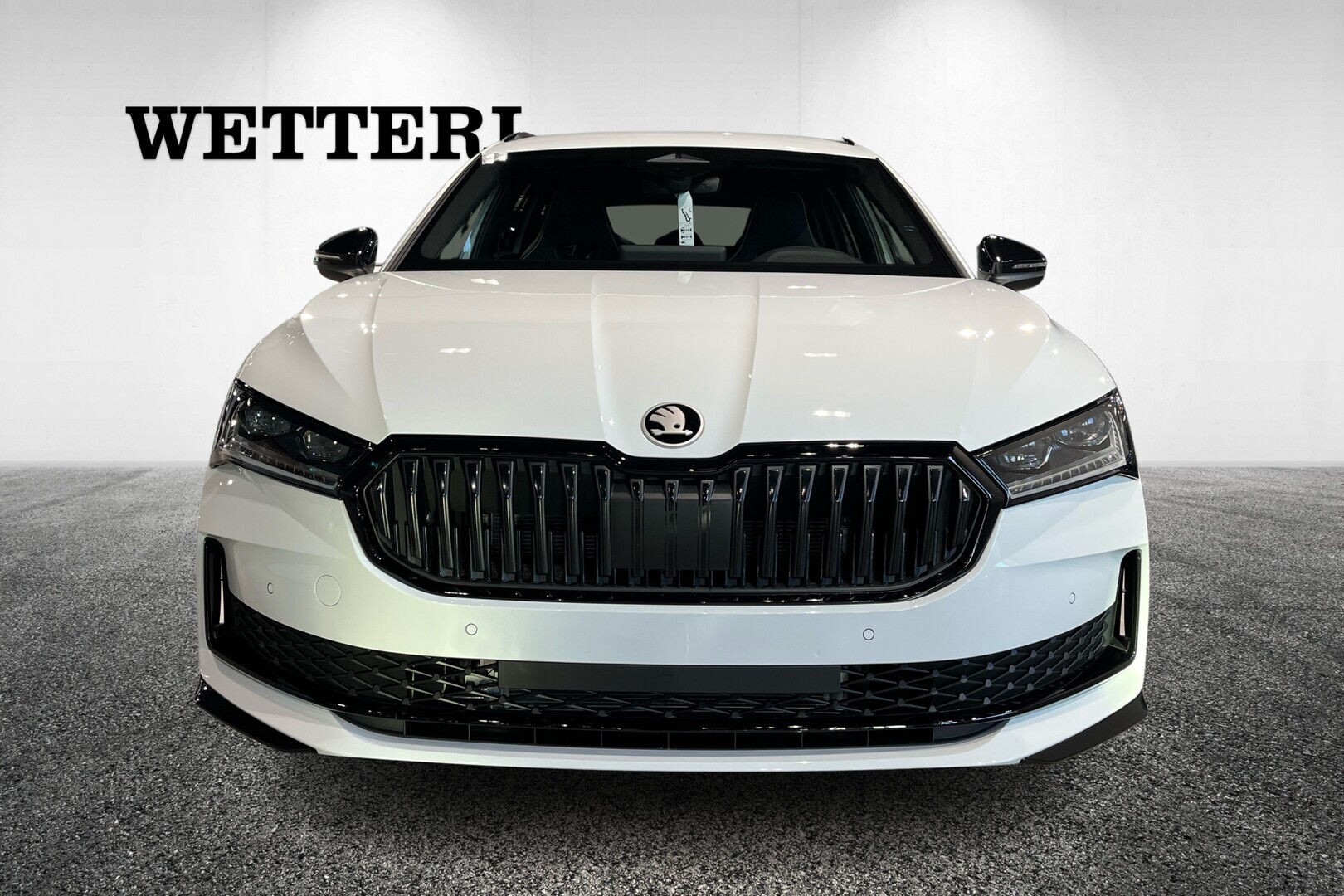 Skoda Superb 2025, photo 2/23