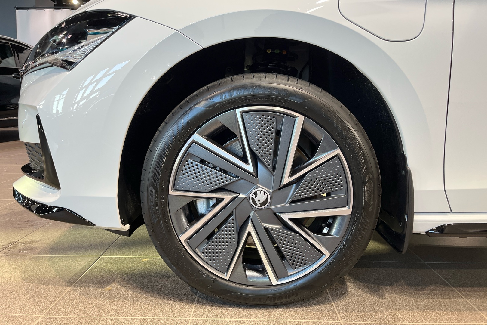 Skoda Superb 2025, photo 6/23