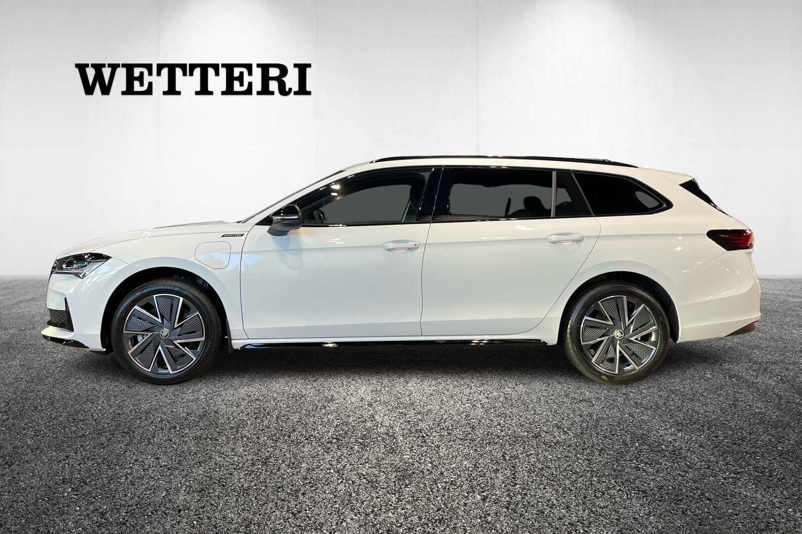 Skoda Superb 2025, photo 5/23