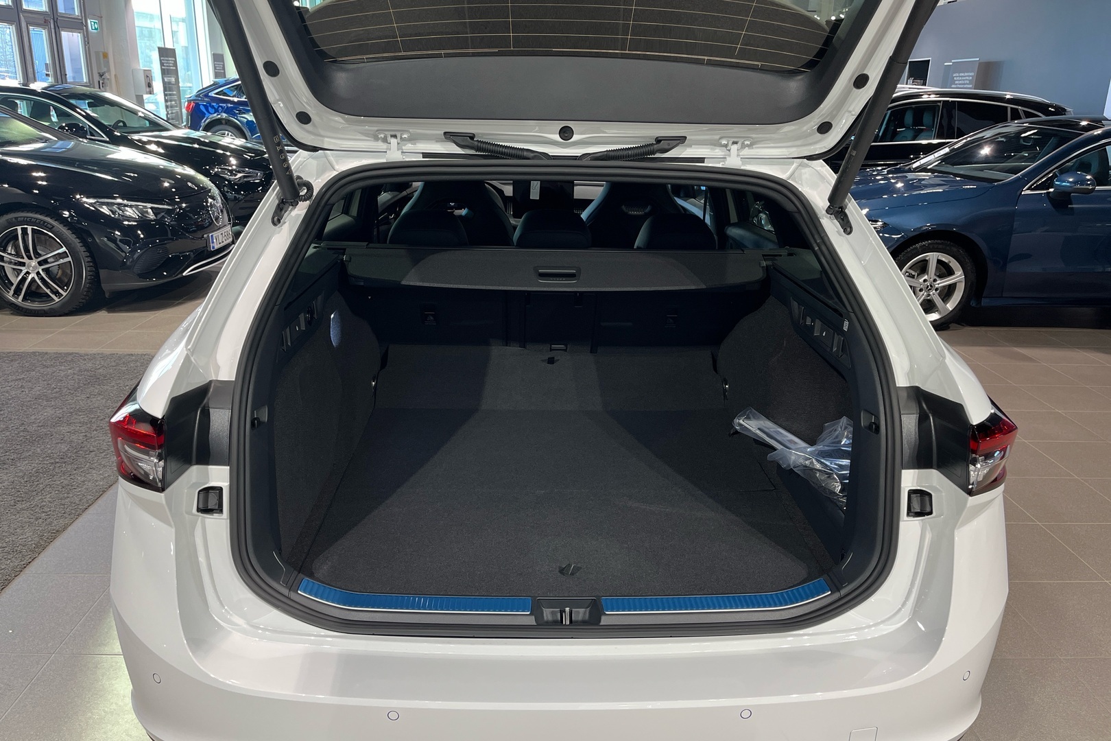 Skoda Superb 2025, photo 7/23