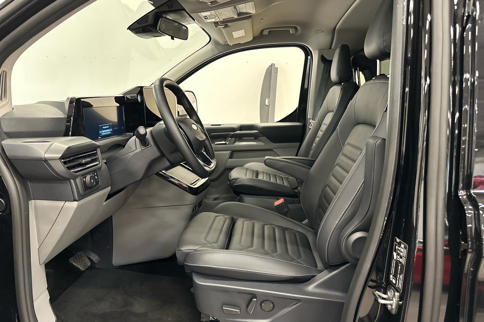Ford Tourneo Custom 2026, kuva 7/23
