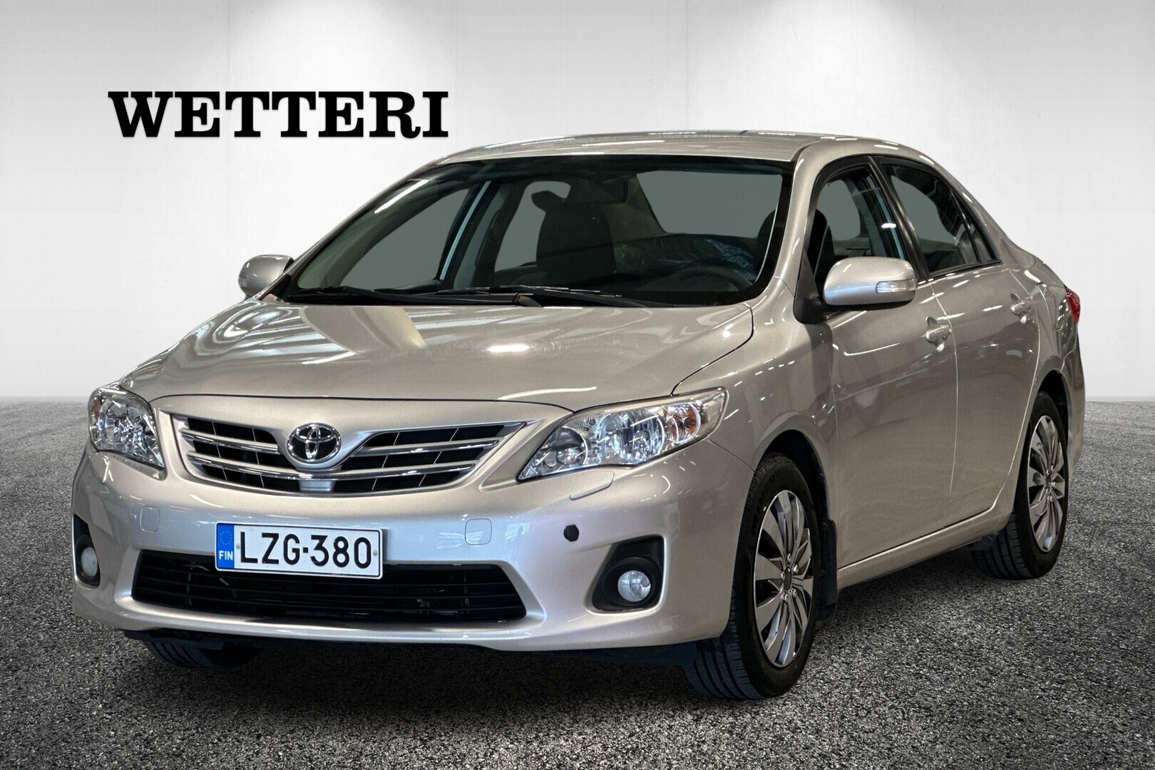 TOYOTA Corolla 1,6 Valvematic Linea Sol 4ov - Vetokoukku / Vakkari / Ilmastointi / Penkinlämmittimet / 