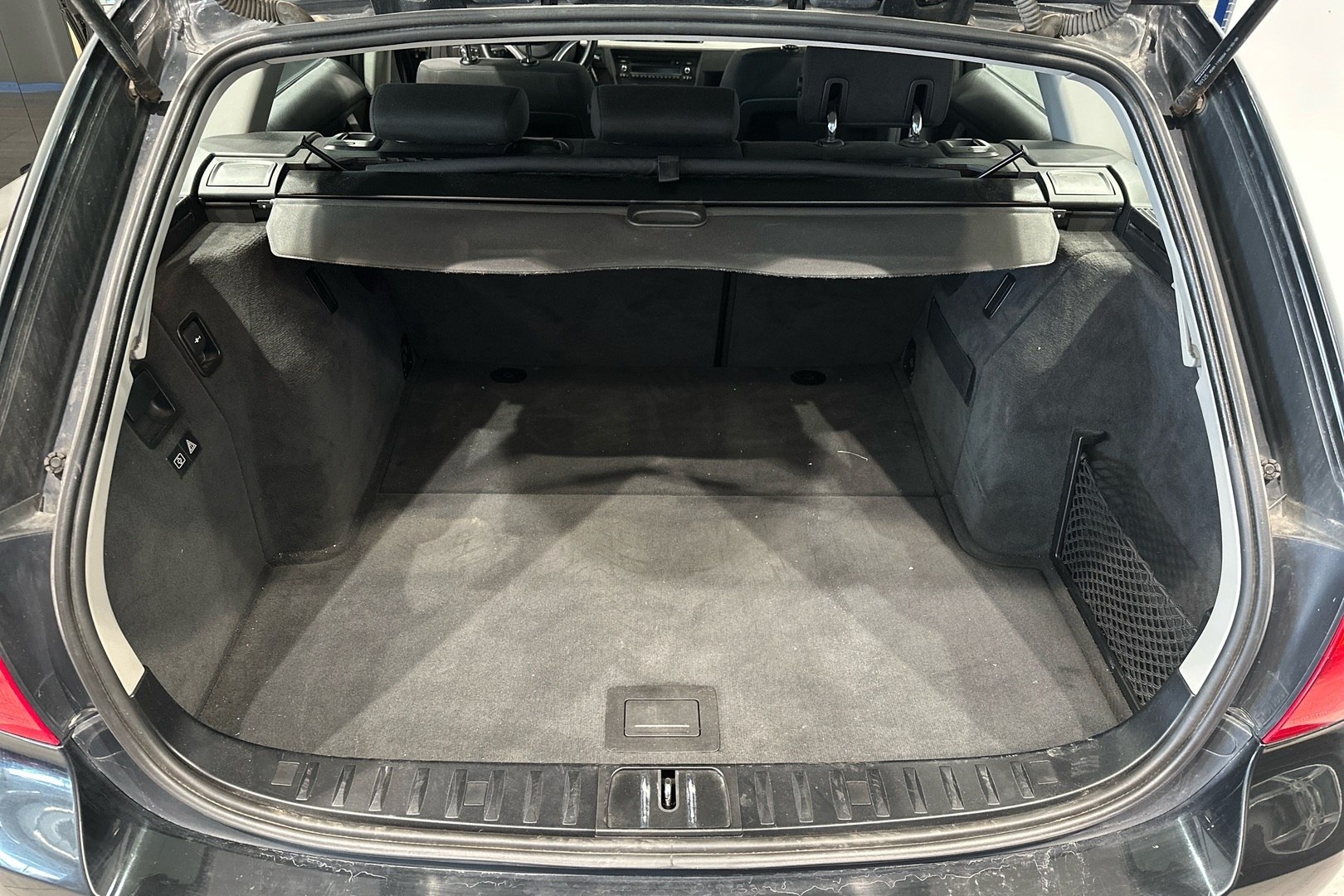 BMW 320 E91 Touring Business Sport 2011, kuva 7/30