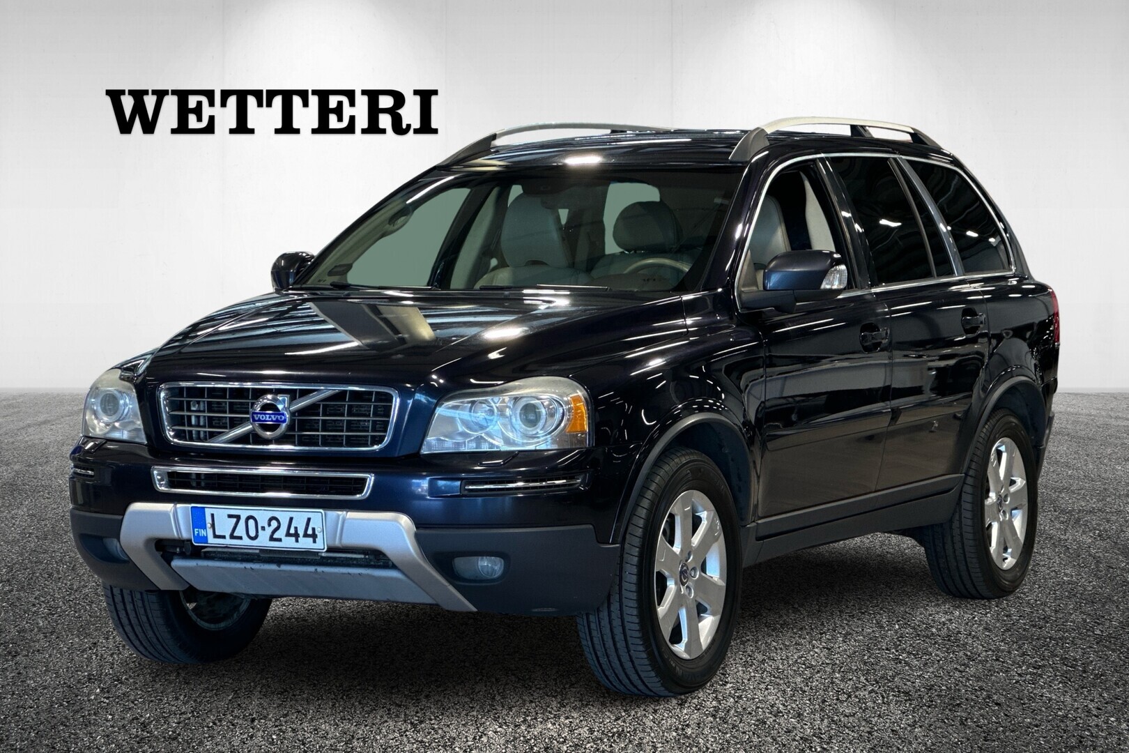 VOLVO XC90 D5 AWD Summum aut - **Juuri saapunut!!**// 7-Paikkainen // Vetokoukku // Nahat // Tutkat // Navi // Polttoainetoiminen lisälämmitin // 